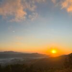 Ruhani Sharma Instagram - This sunrise really brightened my day! 🌞♥️ How many of you love watching sun rise ? Mount Batur, Bali