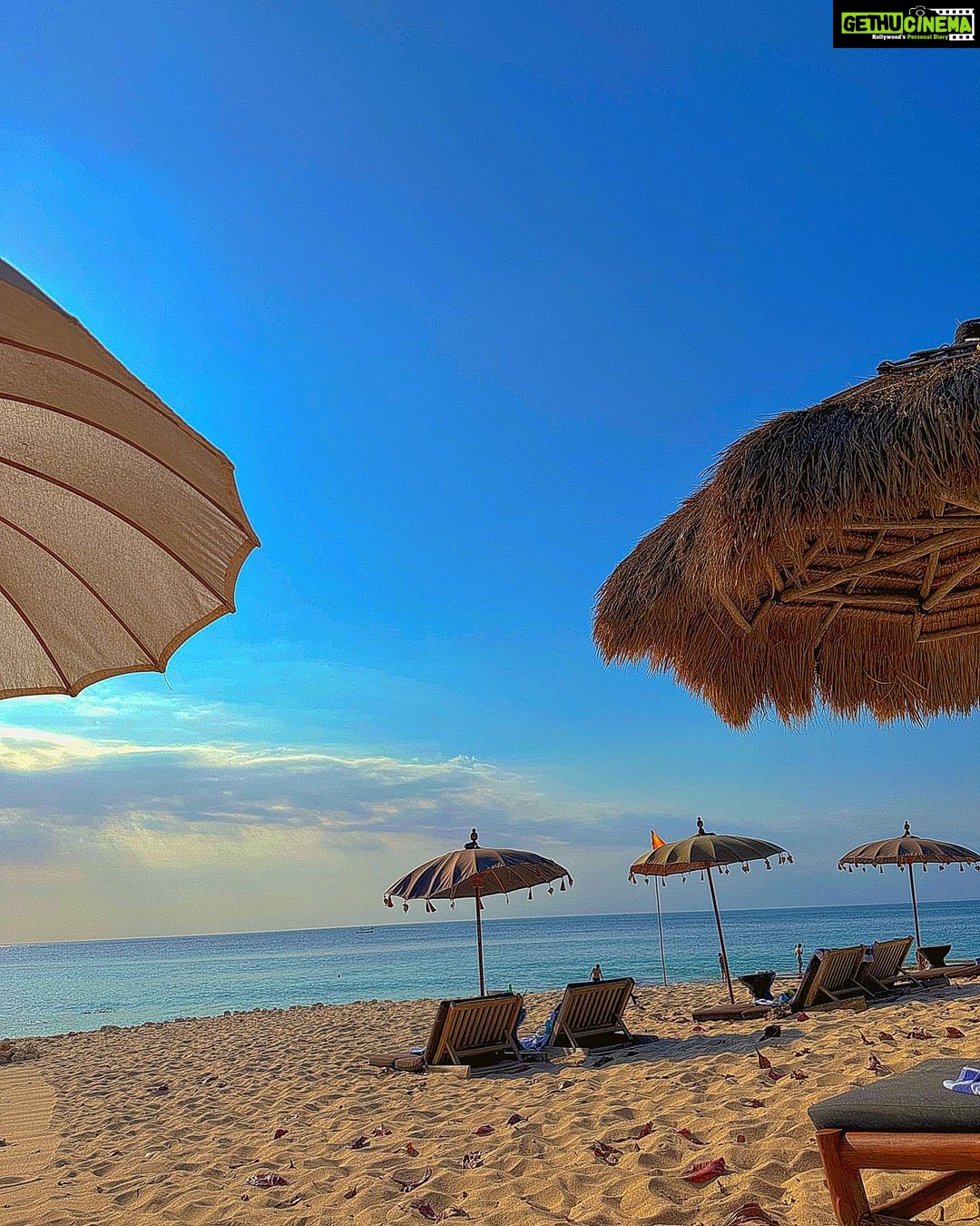 Ruhani Sharma Instagram - Beach day 🏝️ . . . . . . . 📍 @ayanaresort @bali.indonesia.explore Kubu Beach, Ayana Resort & Spa