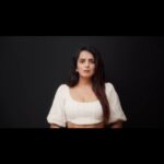 Ruhi Chaturvedi Instagram - Hey Fan-mily ❤️ Elated to share this Golden Opportunity for all Aspiring Makeup Artists, Hair Stylists & Fashion Stylists to learn & train from the Best and be a part of Indian Film & Tv fraternity. Only at “ IMUSE Academy “ - India’s 1st Truly International Makeup, Hair & Fashion Styling Academy, Now in MUMBAI! 💥 ENROL NOW & I shall see you soon there 🤗💐 Choose Your Freedom, Choose Your Self! @imuseacademy @nehaadhvikmahajan A Film by @adhvik_official #freedomofchoice #creatingglobalartists #imuseacademy #makeup #hair #fashionstyling
