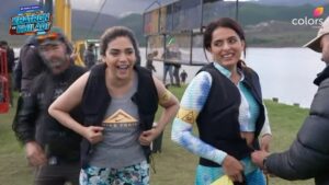Ruhi Chaturvedi Instagram - Anjum - Ruhi or Dino - Aishwarya Kis Jodi Ka Khel Laga Aapko Outstanding? 😍 Dekhiye #KhatronKeKhiladi, harr Sat-Sun raat 9 baje, sirf #Colors par. #KKK13 #KhatronKeKhiladi13 @itsrohitshetty @dinojms @aisharma812 @ruhiiiiiiiiii @nzoomfakih