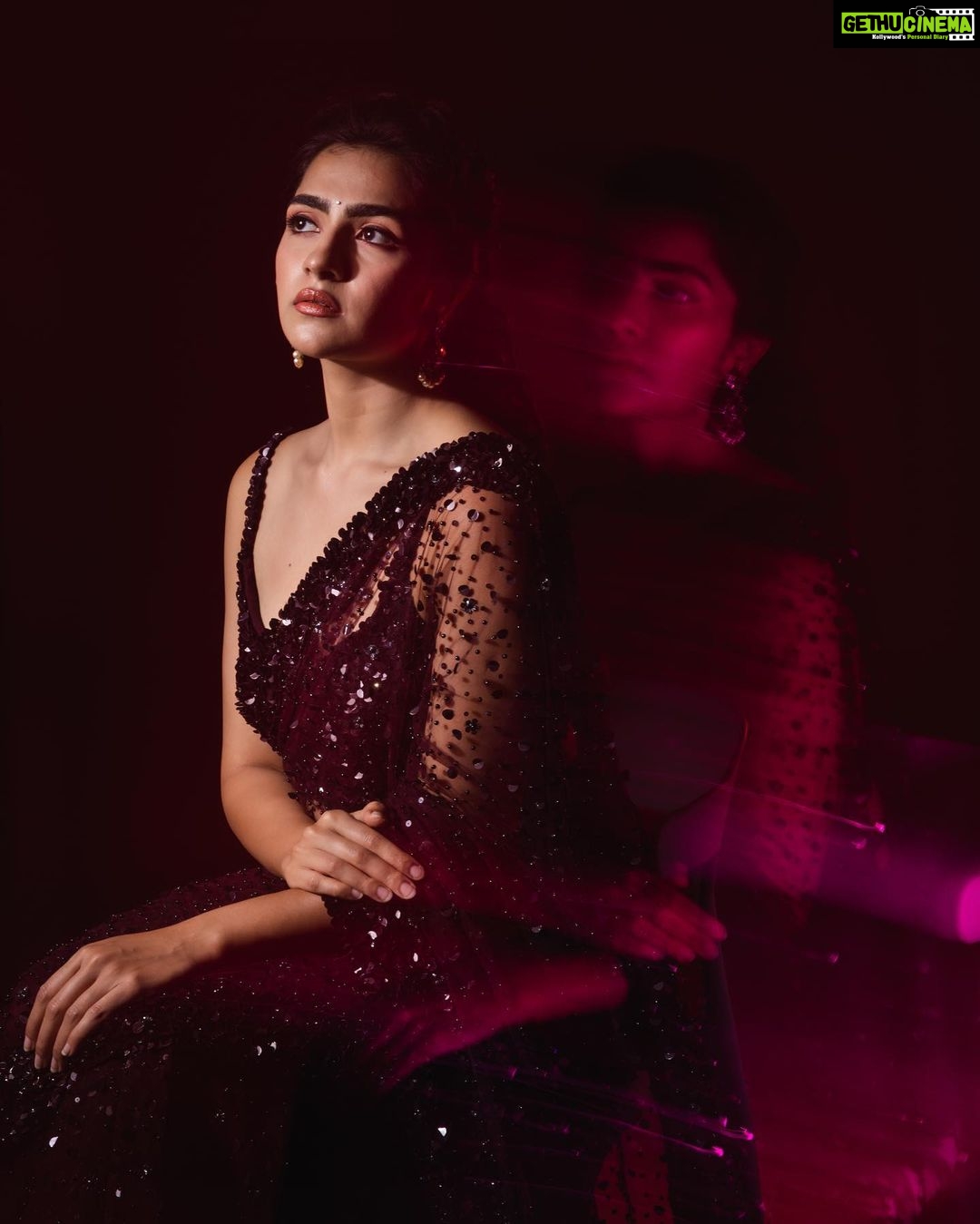 Rukmini Vasanth Instagram - one day i just woke up and realised that i can’t touch yesterday. so why the heck was i letting it touch me? - Steve Maraboli Photography - @sujaynaidu . . Styling - @sujaynaidu . . Makeup- @makeupstoriesbygeethanjali . . Hair - @shailashankar_hairartist . . Outfit - @samyakkclothing . . Jewellery- @sriganeshjewellers . . Studio - @studiorental_bangalore . . Assistant - @naresh_power_king09 . Makeup assistant - @makeupstoriesbychaitra . Special thanks - @harshitha.sujay