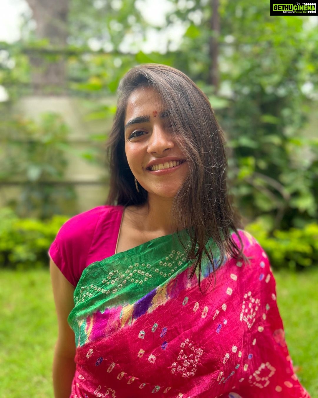 Rukmini Vasanth Instagram - ✨ನಿಮಗೂ ಮತ್ತು ನಿಮ್ಮ ಕುಟುಂಬದವರಿಗೂ ಗಣೇಶ ಚತುರ್ಥಿಯ ಹಾರ್ದಿಕ ಶುಭಾಶಯಗಳು✨☺️ Happy habba everyone! 💛
