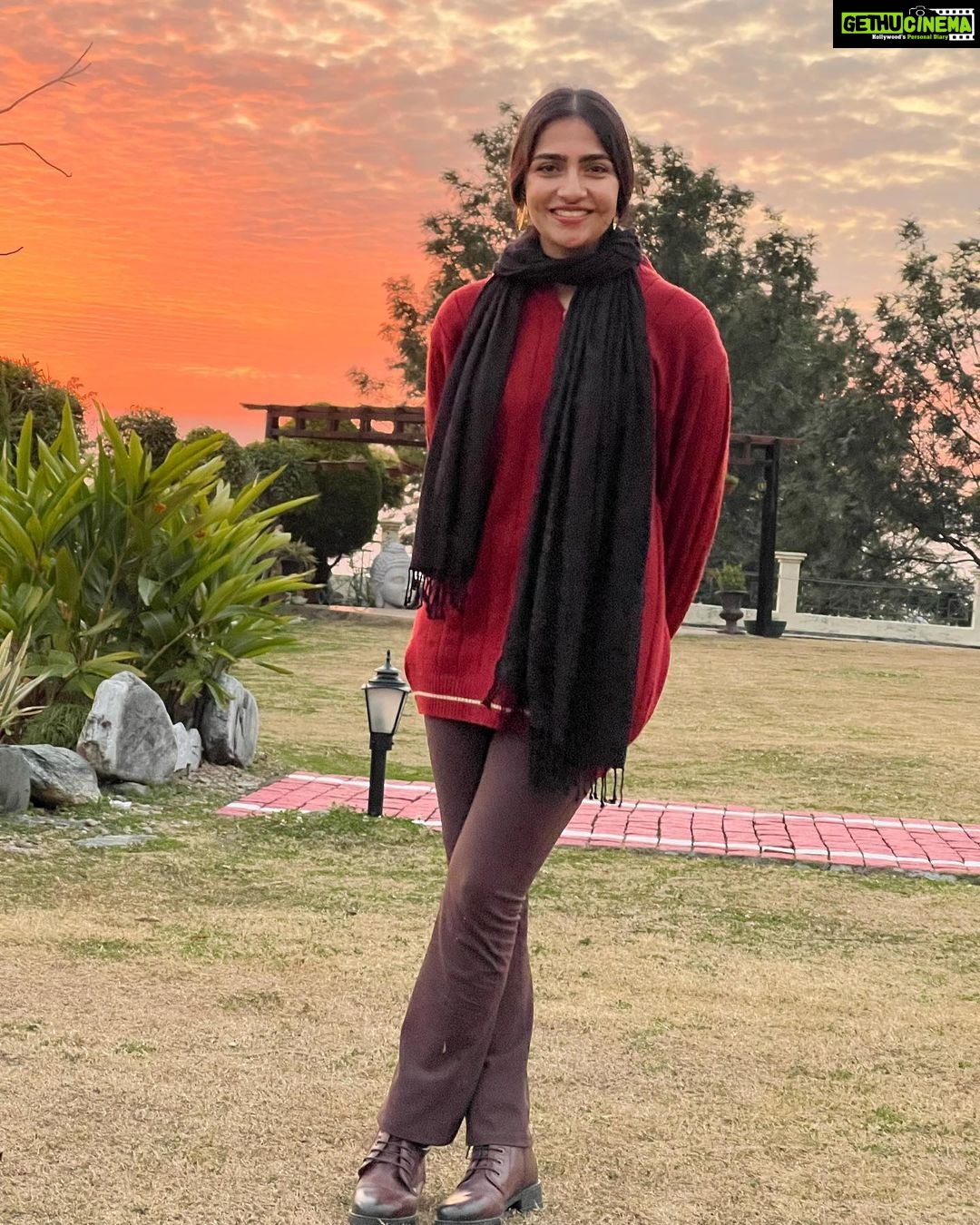 Rukmini Vasanth Instagram - Sunrise, sunset and portraits taken by a 5 year old. #sunday #TheresAPunSomewhereInThere #PunGodsForgiveMe
