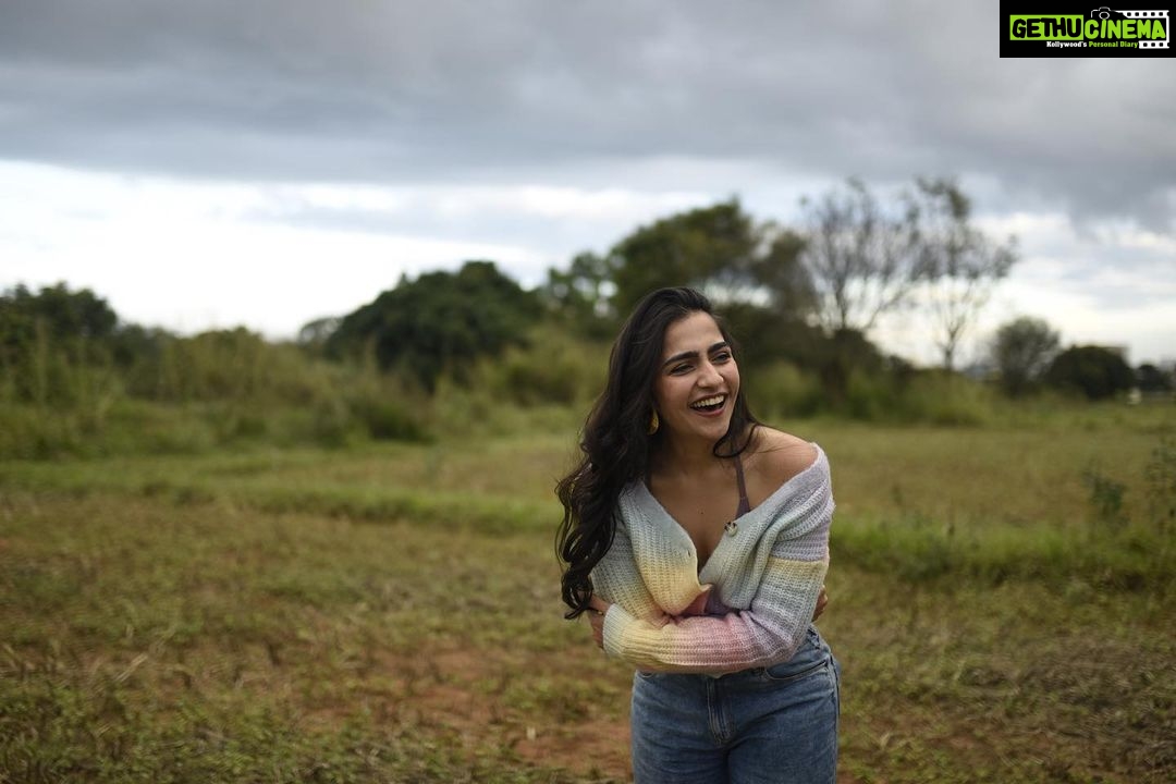 Rukmini Vasanth Instagram - I can’t hold Model Face™️ for too long, swipe to see 🫠 📸: @sab6faces #TheSabsShootTokyoDrift