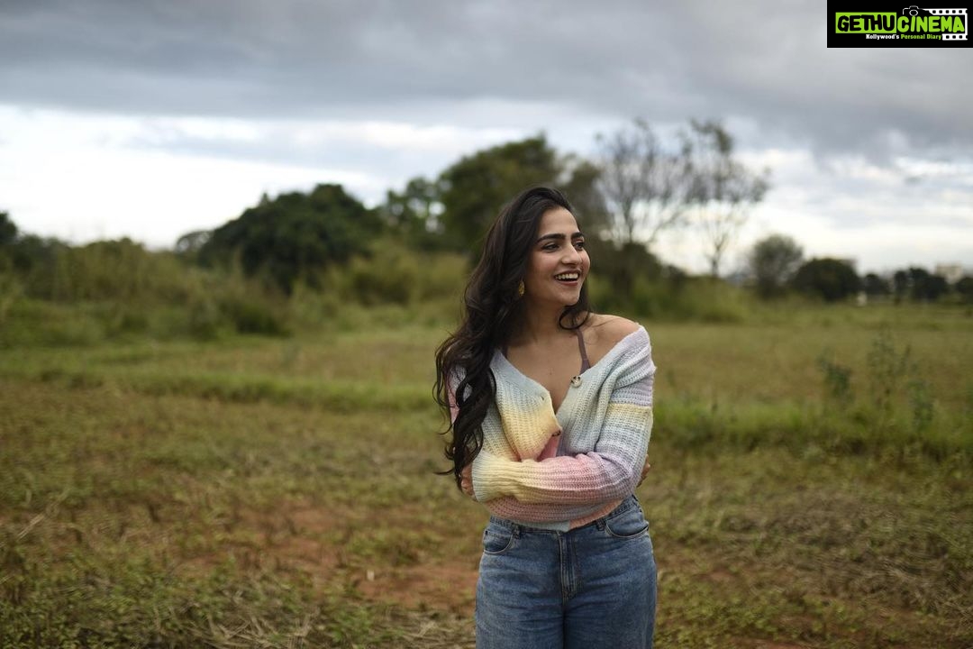Rukmini Vasanth Instagram - I can’t hold Model Face™️ for too long, swipe to see 🫠 📸: @sab6faces #TheSabsShootTokyoDrift