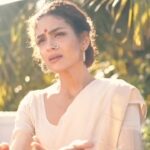 Rukmini Vijayakumar Instagram - Am I just a doll for you to play around with? Oh Devi…. Don’t you feel any compassion toward me? Wish you all a very happy Navratri ! This song always moves me. Especially this beautiful rendition by @keerthanavaidyanathan & @prashanthtechno Video @vivianambrose Full version is on YouTube #naanoruvilayattubommaya #jagannayaki #devi #tamil #navratri #bhakti #love