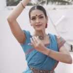 Rukmini Vijayakumar Instagram - “Please come oh Krishna! I’ll do whatever necessary to celebrate your arrival and make you comfortable. But help me recognise your presence within me…” Swagatam krishna sung by @osarunofficial Music by Amutham music Video @vivianambrose #krishna #janmashtami #krishnabhakti #bhajan #bhakti #swagatam