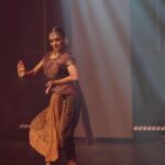 Rukmini Vijayakumar Instagram - ANUBHAVA , in #chicago with @ambisub & @rohanrhythm @aimforsevausa Photos @transcendphotography Taking a two week break at home and going back for the last set of shows. It’s been a gruelling tour, but such a learning experience for me on so many levels. I’m so lucky to have my art… And so happy to be home for two weeks!! Time for #family #kong & #training @somyarout2806 and dancing with my @raadhakalpa girls Also have one very big show of “The Goddess” coming up next week in chennai!! (All details in my bio) #dancer #dancerlife