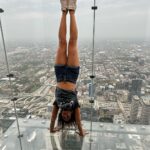 Rukmini Vijayakumar Instagram - I’ve been to Chicago several times…. But this is the first time that I spent a day doing all the touristy things… and I loved it 😁 #skydeck #chicago #navypier #willistower #visitchicago #dancerlife #tour Skydeck Chicago