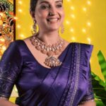 Rupali Bhosale Instagram - As the colours of Navratri fill your life, the Ranka family sends you the warmest wishes for the festive season! रांका परिवारातर्फे सर्वांना नवरंगी नवरात्रोत्सवाच्या हार्दिक शुभेच्छा! #RankaJewellers #Navratri #Jewellery #Pune #JewelleryDesign