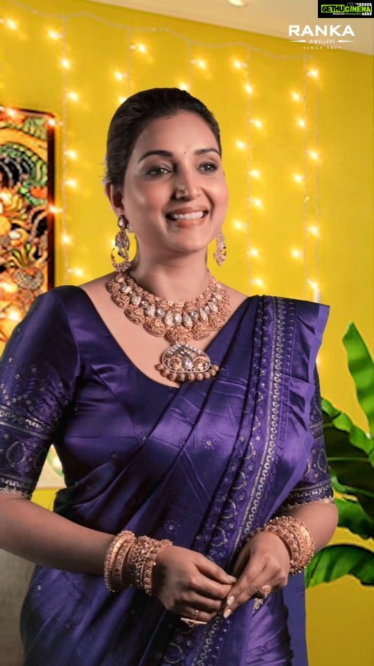 Rupali Bhosale Instagram - As the colours of Navratri fill your life, the Ranka family sends you the warmest wishes for the festive season! रांका परिवारातर्फे सर्वांना नवरंगी नवरात्रोत्सवाच्या हार्दिक शुभेच्छा! #RankaJewellers #Navratri #Jewellery #Pune #JewelleryDesign