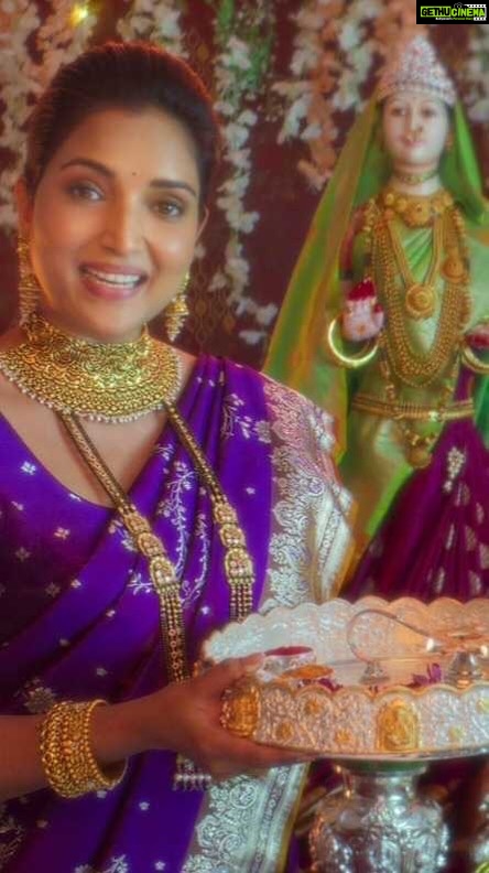 Rupali Bhosale Instagram - The bearers of health, wealth and happiness, Gauri Ganpati bring their abundant blessings into our homes during the festivities. Make the celebrations truly special with Ranka Jewellers. गौरी गणपतीचे आगमन हे नेहमीच आनंद, आरोग्य, आणि संपत्तीयुक्त आशीर्वादांनी उत्सवाला समृद्ध करते. असा हा उत्सव रांका ज्वेलर्ससह आणखी खास करा. #RankaJewellers #Pune #Jewellery #Fashion #JewelleryDesign #DesignerJewellery Pune, Maharashtra