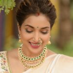 Rupali Bhosale Instagram - Your light is more magnificent than sunrise on sunset ~ RuMi ~ Saree by @gauri.ethnic Nauvari Stitched by @aaishvy_designs Blouse by @nishfash_design_studio Jewellery by @kankshinistudio Nath by @shivshahi796 Makeup by @mhatresameer60 Hair by @ruksar__99 Clicked by @ashayrtulalwar . . . . . . #LifeIsBeautiful #FeelLife #InstaGood #InstaPic #PositiveVibes #Tuesday #TuesdayVibes #Ootd #RupaliBhosle #RockingRupali #RupaliWinningHearts #KeepLoving #Sanjana #StarPravah #AaiKutheKayKarte 🧿