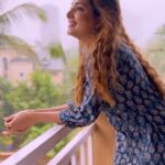 Rupali Bhosale Instagram - Love is the water of life, Nurturing heart and soul.. ~ RuMi ~ Hair by @ruksar__99 Video by @raju_chiluka31 Makeup 🙋🏻‍♀️ . . . . . #LifeIsBeautiful #Rumi #FeelLife FeelItReelIt #Rain #Monsoon #InstaGood #PositiveVibes #InstaVideo #Wednesday #WednesdayVibes #RupaliBhosle #RockingRupali #RupaliWinningHearts #KeepLoving #Sanjana #StarPravah #AaiKutheKayKarte 🧿