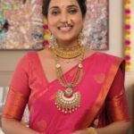 Rupali Bhosale Instagram - A heartwarming tradition unfolds during Adhik Maas, where the doors to love and laughter are opened, and parents shower their daughters and sons-in-law with affection and a delectable feast! . . . #Adhikmaas #RankaJewellers #RankaJewellers #Pune #Jewellery #Fashion #JewelleryDesign #DesignerJewellery Pune City