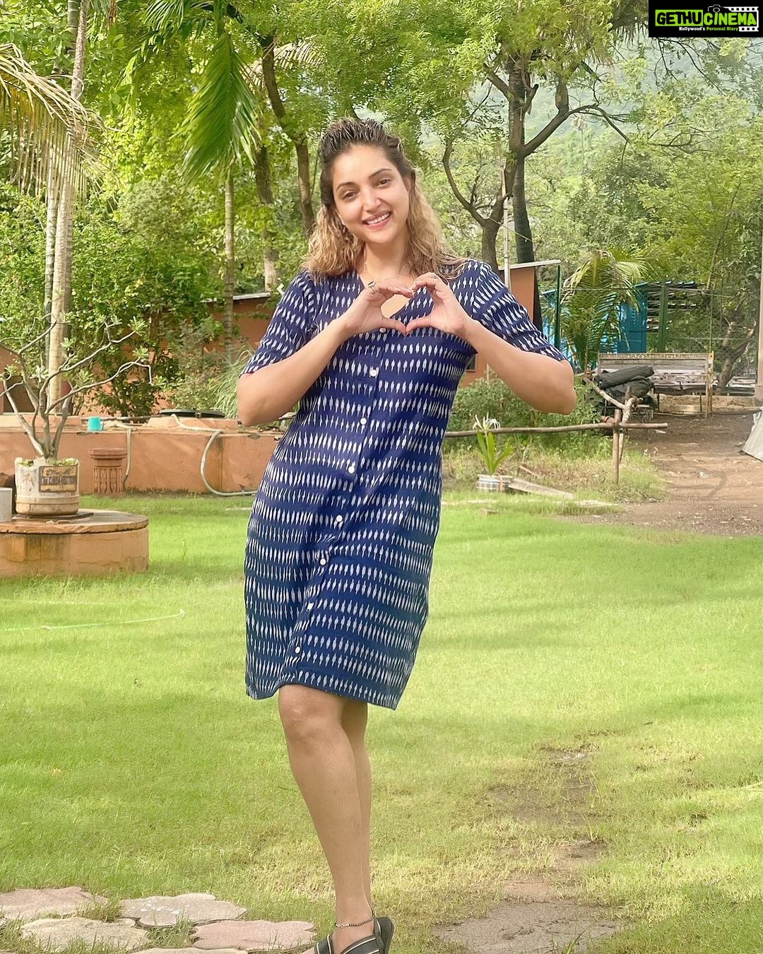 Rupali Bhosale Instagram - "The reward for our work is not what we get, but what we become.' ~ RuMi ~ . . . . . . #LifeIsBeautiful #Rumi #FeelLife #InstaGood #PositiveVibes #InstaPic #Friday #FridayVibes #Ootd #RupaliBhosle #RockingRupali #RupaliWinningHearts #KeepLoving #Sanjana #StarPravah #AaiKutheKayKarte 🧿