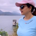 Rupali Bhosale Instagram - ❤️ THIS SONG ❤️ . . . . . . #LifeIsBeautiful #Favorite #FeelLife #FeelItReelIt #InstaGood #PositiveVibes #InstaVideo #Friday #FridayVibes #Ootd #RupaliBhosle #RockingRupali #RupaliWinningHearts #KeepLoving #Sanjana #StarPravah #AaiKutheKayKarte 🧿