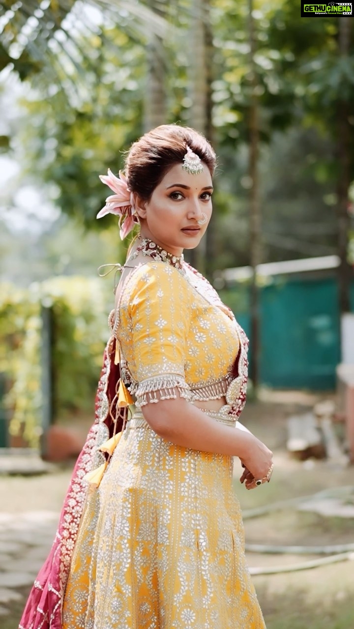 Rupali Bhosale Instagram - 💛 आजचा रंग पिवळा 💛 Do not sell your soul in exchange of anything, this is the only thing you have brought into this world and the only thing you can take back. ~ RuMi ~ Mua @makeupartist_smita Hair @hair_by_poornimagavhane Jewellery @jizajewellerystudio Outfit @mihir_designer_studio Captured by @gauravk6677 Styled and managed by @jizajewellerystudio Personal Assistant @raju_chiluka31 . . . . . . #LifeIsBeautiful #FeelLife #InstaGood #PositiveVibes #InstaReel #FeelItReelIt #Thursday #ThursdayVibes #RupaliBhosle #RockingRupali #RupaliWinningHearts #KeepLoving #Sanjana #StarPravah #AaiKutheKayKarte 🧿