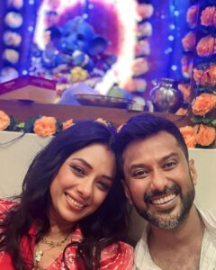 Rupali Ganguly Instagram - Ganguly cha Raja❤️🙏🏻
Day 1 ❤️

#ganeshchaturthi #anupamaa #rupaliganguly #home #family #happiness #festival #instagood 

Thank u @prasannatilak dada 💕🙏🏻