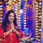 Rupali Ganguly Instagram - Ganguly cha Raja❤️🙏🏻 Day 1 ❤️ #ganeshchaturthi #anupamaa #rupaliganguly #home #family #happiness #festival #instagood Thank u @prasannatilak dada 💕🙏🏻