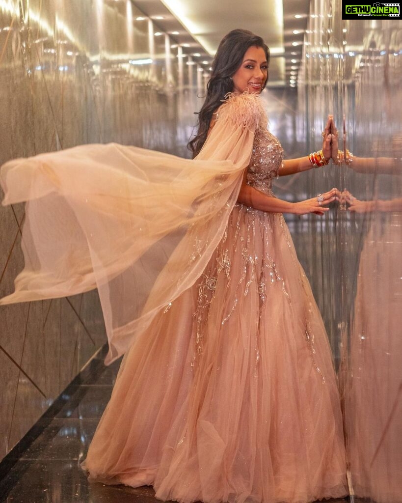 Rupali Ganguly Instagram - Thank you @starplus for making my Princess dreams come true 🥰🙏🏻 Immense Gratitude for the love always especially during the very precious #starparivaarawards ❤️ Thank u forever @rajan.shahi.543 for choosing me to be ur Anupamaa 💕🙏🏻 THU THU THU 🧿🧿🧿 Thank you each and everyone of you who love and support Anupamaa #anupamaa #starparivaarawards2023 #rupaliganguly #instagood #jaimatadi #jaimahakal Thank u @archanakochharofficial for this gorgeous gown Styled by @thedotdiary @thedottstyle Stylist team @sutlajjjj_0419 Hair by @stylistsony Makeup by @makeupbyrishabk @tapnrise