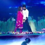 Rupali Ganguly Instagram - Iconic romances kayi dekhe hain. Magar Anuj aur Anupama ka performance dil chhoo leta hai! ❤️ Dekhiye, #StarParivaarAwards2023, iss Ravivaar yaani 1st October, shaam 7 baje, StarPlus aur Disney+ Hotstar par. @rupaliganguly @gauravkhannaofficial