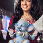 Rupali Ganguly Instagram - Ganguly cha Raja❤️🙏🏻 Day 1 ❤️ #ganeshchaturthi #anupamaa #rupaliganguly #home #family #happiness #festival #instagood Thank u @prasannatilak dada 💕🙏🏻