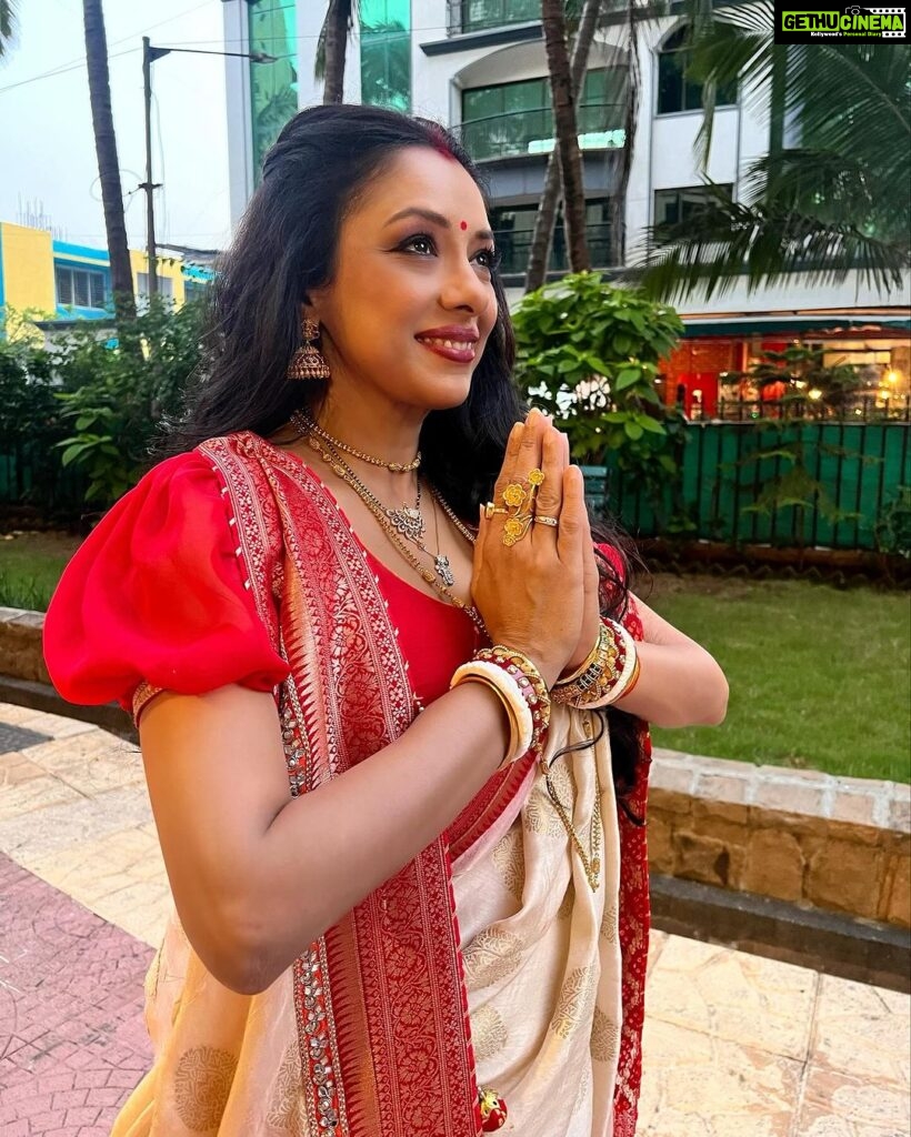 Rupali Ganguly Instagram - Shubho Doshomi ❤️🙏🏻 All set for Shidoor Khela ❤️ #pujo #navratri #durgapuja #bengali #bengaligirl #rupaliganguly #anupamaa #jaimatadi #jaimahakal #instagood Thank u for the saree @loonkerdeepika MUH @stylistsony @shivkumar2655 @nitishsingh291