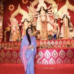 Rupali Ganguly Instagram – Shubho Ashtami 💜
Mahagauri Maa ❤️🙏🏻

Last night at the pujo pandal 😍
#northbombaysarbojanindurgapuja @northbombaydurgapuja 
#pujo #durgapujo #anupamaa #rupaliganguly #navratri #happy #blessed #jaimatadi #jaimahakal