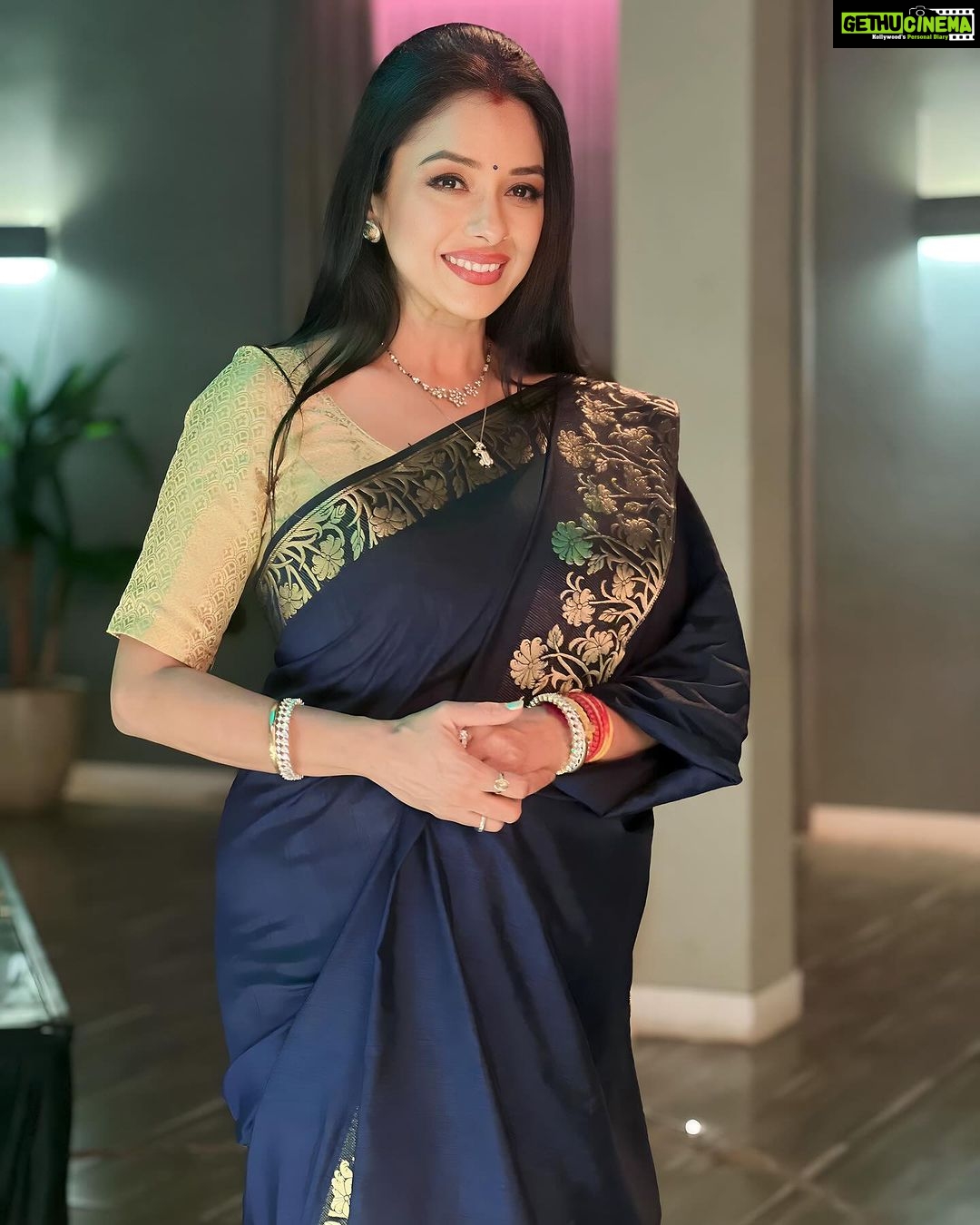 Rupali Ganguly Instagram - The Day of Maa Kushmanda ❤️🙏🏻 Day 4 Navratri 💙 She represents joy and creativity,stability and strength, elegance and dignity ❤️🙏🏻 #navratri #day4 #blue #rupaliganguly #anupamaa #jaimatadi #jaimahakal #instagood