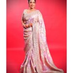 Rupali Ganguly Instagram – Jai Mata Di ❤️🙏🏻
Aapko aur aapke Parivaar ko Navratri ki dher saari shubhkaamnaaein ❤️🙏🏻

Styled by @thedotdiary @thedottstye
Outfit by @emiraasbyindrani @indranisarees247
Jewellery @aurumdestinationjewels 

#navratri #day1 #blessed #gratitude #rupaliganguly #anupamaa #instagood #instagram #sareelove #jaimatadi #jaimahakal