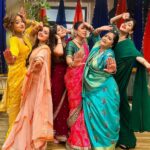 Rupali Ganguly Instagram – #Day6 of Navratri with Anupama ki 6 devis
.
.
.
.
.
#anupamaa #navratri #dimpi #nishisaxenaa #leela #barkha #kavya #pakhi #muskanbamne #alpanabuch #rupaliganguly #ashleshasawant #madalsasharma