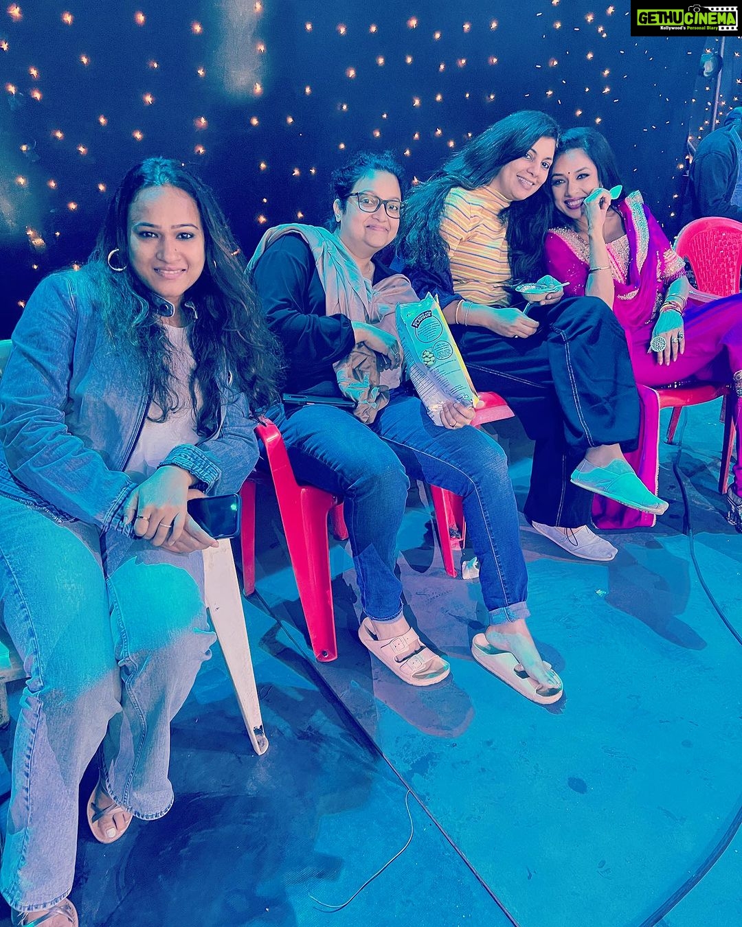 Rupali Ganguly - 190.8K Likes - It’s the team work that makes dream work ❤️🙏🏻
🧿🧿🧿
Every award that I hold for Anupamaa belongs to u @rajan.shahi.543 🙏🏻🙏🏻
The precious Star Parivaar Awards Team ❤️
A huge round of applause for The people behind the camera who made us shine ❤️🙏🏻 Thank you for putting up a splendid show 👏🏻👏🏻👏🏻
Ankita , Linda , Vibhor , Todi , Anjali ….
Kshitij, Makkar , Suri , Rahul Shetty , Kosha and all the wonderful people of team @starplus and team @fullscreenentertainment 🙏🏻🙏🏻
Blessed to be on the best #starplus ❤️🙏🏻
And @arjunbijlani you are absolutely the cutest … totally adore u 🤗😘
My cutiepie Pranupie I love u @pranalirathodofficial 😘
@vibhorratna @todi.aditi @lindab_05 @neha_makkar13 @hoodaankita @anjalisharma1828_ @neha_makkar13
@kshitijbaldota thank u so so so much 🙏🏻
#anupamaa #rupaliganguly #starparivaarawards #starparivaarawards2023 #gratitude #blessed #instagood #jaimatadi #jaimahakal