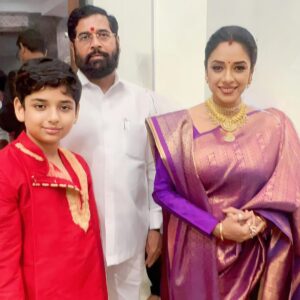 Rupali Ganguly Instagram - Blessed to have had a beautiful darshan of Ganpati Bappa @cmomaharashtra_ residence and Honored to have met our respected  @mieknathshinde 🙏🏻
Thank you Sir for the warm hospitality
Rudransh and me had a wonderful time 🙏🏻

#ganpatibappamorya #blessed #gratitude #anupamaa #rupaliganguly #jaimahakal #jaimatadi