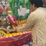 Sachin Tendulkar Instagram - तुम्हा सर्वांना गणपतीच्या खूप खूप शुभेच्छा. बाप्पाच्या आशीर्वादाने आपण सगळे मिळून-मिसळून सुखात राहू हीच प्रार्थना! Lord Ganesha will bring us all peace, happiness and good health as we bring him home. Wishing everyone a very happy Ganesh Chaturthi! #GaneshChaturthi