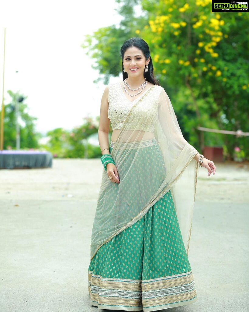 Sadha Instagram - 🌼🌼🌼 Stylist harinireddy Outfit @myriti Jewellery @kushalsfashionjewellery PC @ranjithpawan_photography #sadaa #picsoftheday