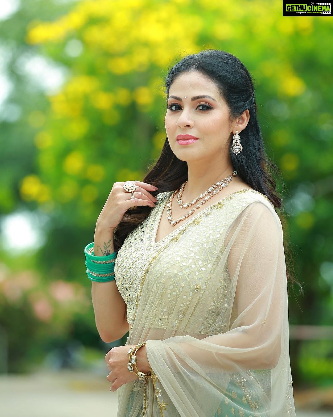 Sadha - 72.7K Likes - Most Liked Instagram Photos