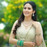 Sadha Instagram - Janmashtami wishes to you all! 🌼🌼🌼 Like Krishna, let’s be kind to all those around us, irrespective of their species! 💚 Stylist harinireddy Outfit @myriti Jewellery @kushalsfashionjewellery PC @ranjithpawan_photography #sadaa #janmashtami
