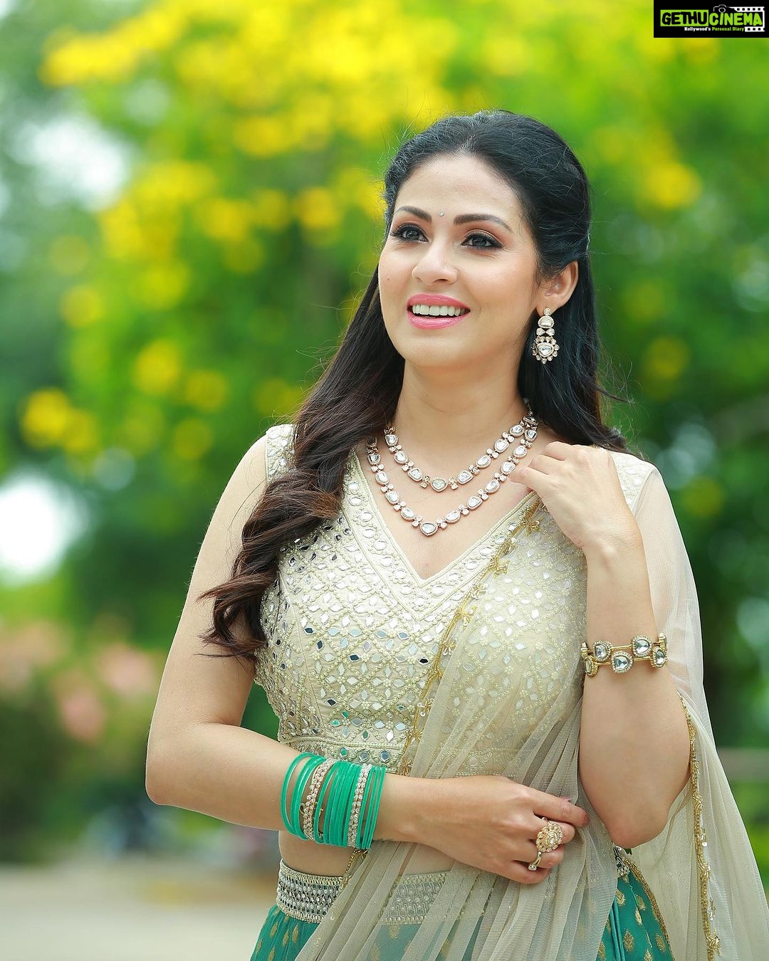 Sadha Instagram - Janmashtami wishes to you all! ๐ผ๐ผ๐ผ Like Krishna, letโs be kind to all those around us, irrespective of their species! ๐ Stylist harinireddy Outfit @myriti Jewellery @kushalsfashionjewellery PC @ranjithpawan_photography #sadaa #janmashtami