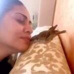 Sadha Instagram - Please excuse the quality of this video but look at this little one! 💚🧿 #pikoo #sparrow #rescuerlife #unconditionallove Mumbai, Maharashtra