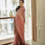 Sagarika Ghatge Instagram – Saree soiree, here’s to timeless fashion

Wearing @jade_bymk