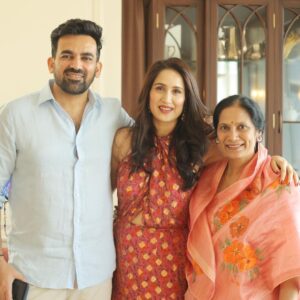 Sagarika Ghatge Instagram - ❤️ 
Thank you Pallavi for the beautiful birthday outfit 🤗 

Wearing my fave @shopverb