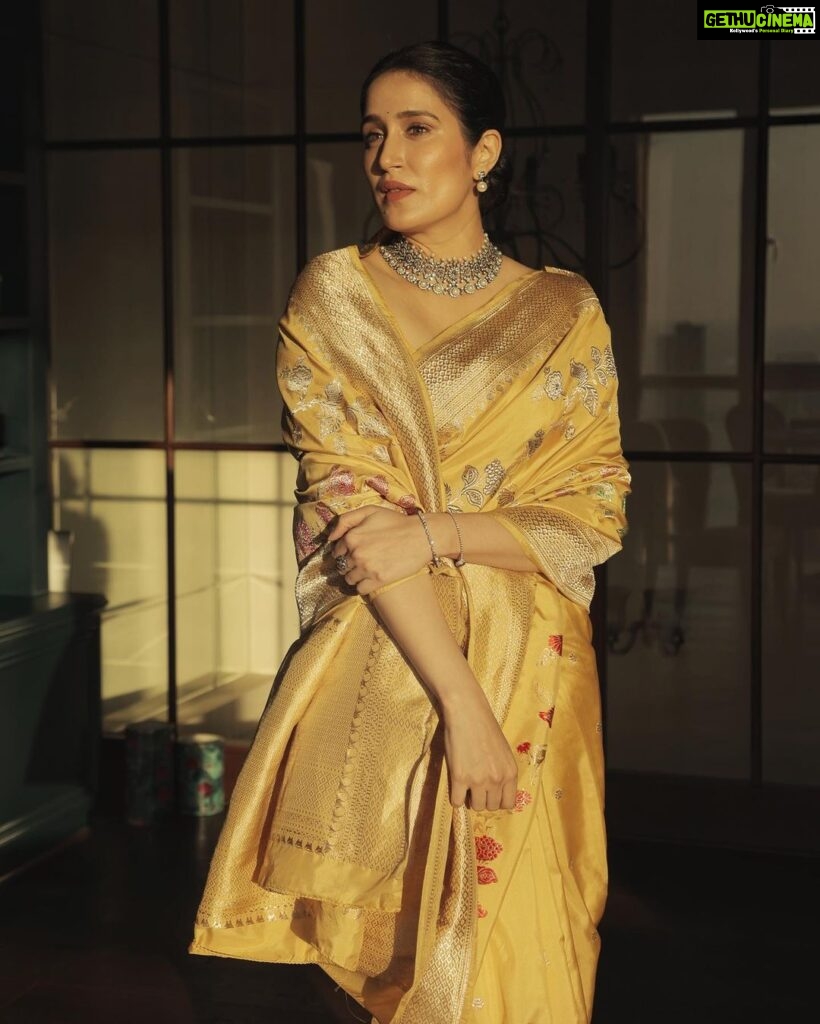 Sagarika Ghatge Instagram - Wrapping myself in a vintage Banarasi saree from my own closet for the @nmacc.india - India in Fashion. An experience that celebrated a costume exhibit spotlighting India’s rich sartorial influence on global fashion over centuries. Congratulations Nita bhabhi and @_iiishmagish on such a grand event.