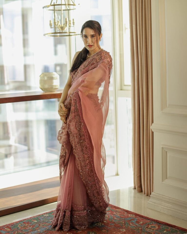 Sagarika Ghatge Instagram - Saree soiree, here’s to timeless fashion Wearing @jade_bymk