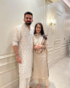 Sagarika Ghatge Instagram - Happy Diwali from us to you 🪔 #laxmipuja 📸 courtesy @parthiv9 😊