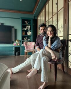 Sagarika Ghatge Instagram - My whole 🌎