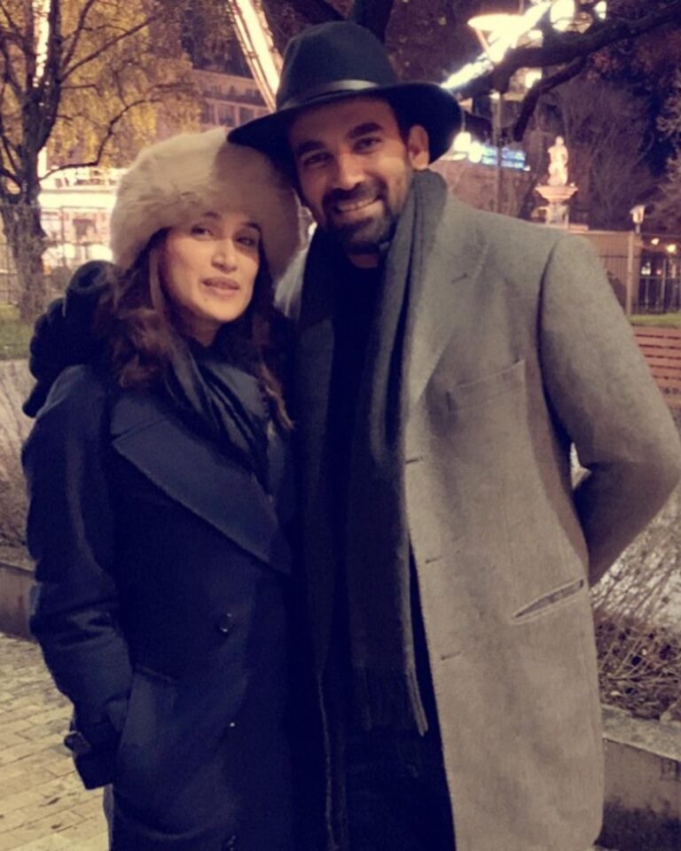Sagarika Ghatge Instagram - To the best Man I know who I am lucky to cal mine. Happy Anniversary Zak. Love you so so much #gratefuleveryday🙏❤️❤️❤️❤️ @zaheer_khan34