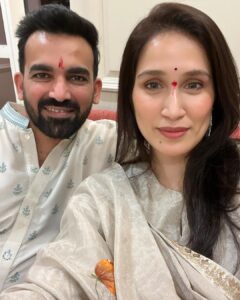 Sagarika Ghatge Instagram - Happy Diwali from us to you 🪔 #laxmipuja 📸 courtesy @parthiv9 😊