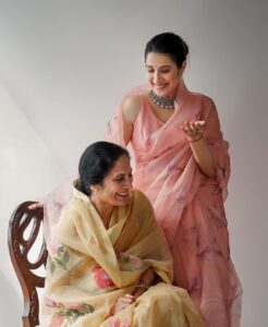 Sagarika Ghatge Instagram - My first collection is very special to me as I have curated it with my mother, who has been my source of inspiration for Akutee. I hope this collection will be treasured by all that will adorn Akutee pieces. @akuteebysagarika We are now live ( link in my bio ) www.akutee.co.in 📸 @sprinkledwords