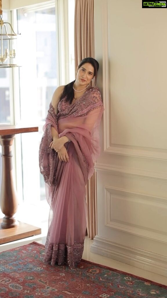 Sagarika Ghatge Instagram - It takes a village, step behind the scenes with me as I get ready. The timeless charm of a saree, holds a special place in my heart 🤍✨